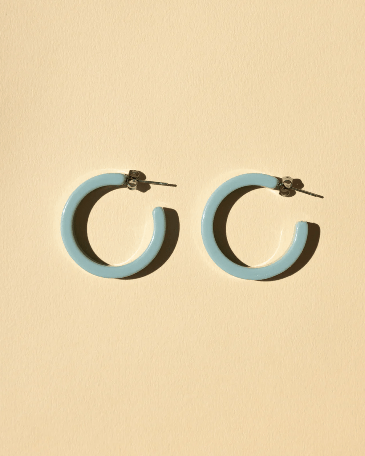 NAT + NOOR Jewelry Turquoise Sol Hoops in Turquoise