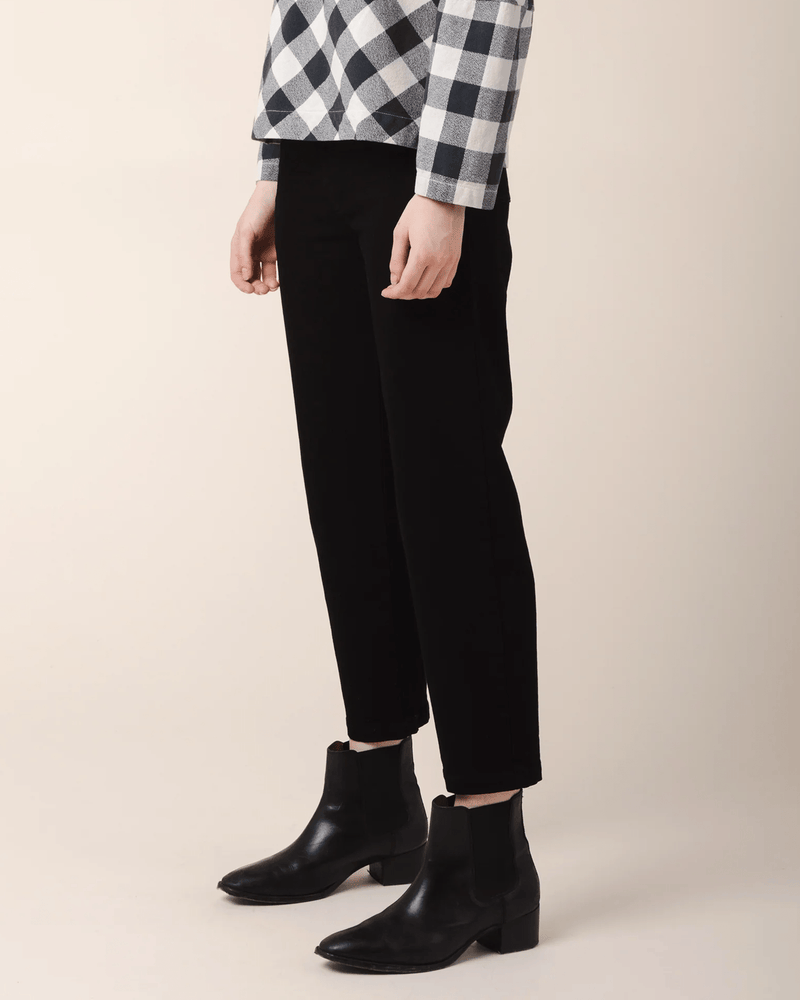 Prairie Underground Clothing Barrel Jean in Black