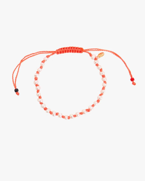 Clare V. Petit Pearl Beaded Bracelet in Cream/Coral 