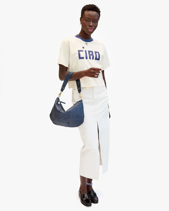 Clare V. Woven Checker Moyen Messenger in Bleu Marine 