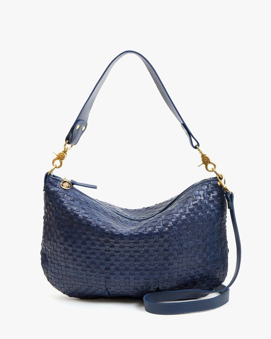 Clare V. Woven Checker Moyen Messenger in Bleu Marine 