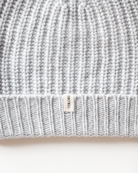 COLORI Ribbed Beanie in Shark 