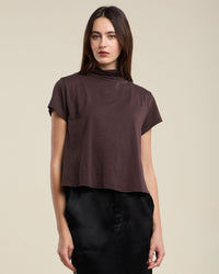 Savi S/S Mock Neck Crop Top in Mole