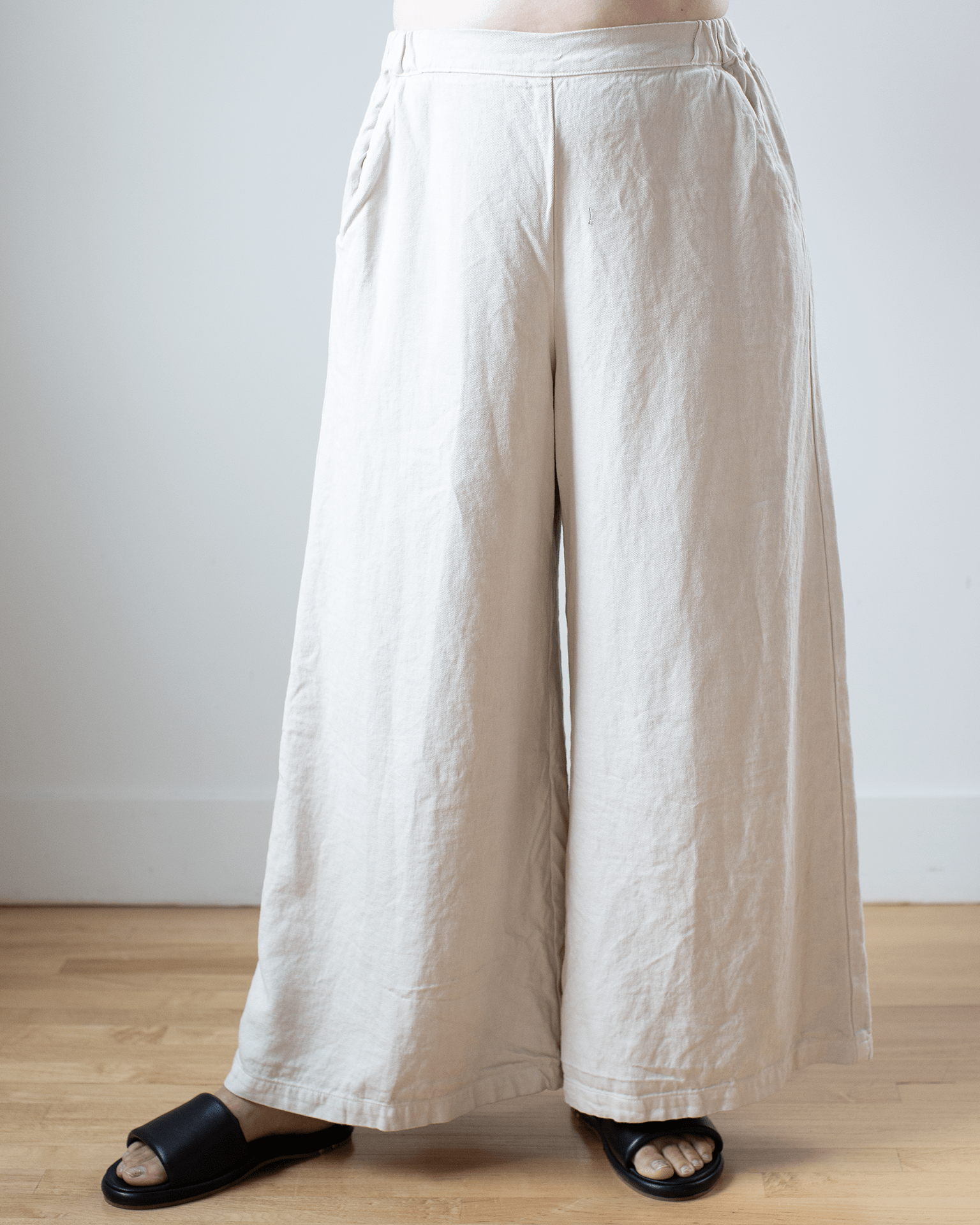 Cropped Wendy Pant in Sand Hemp Blend