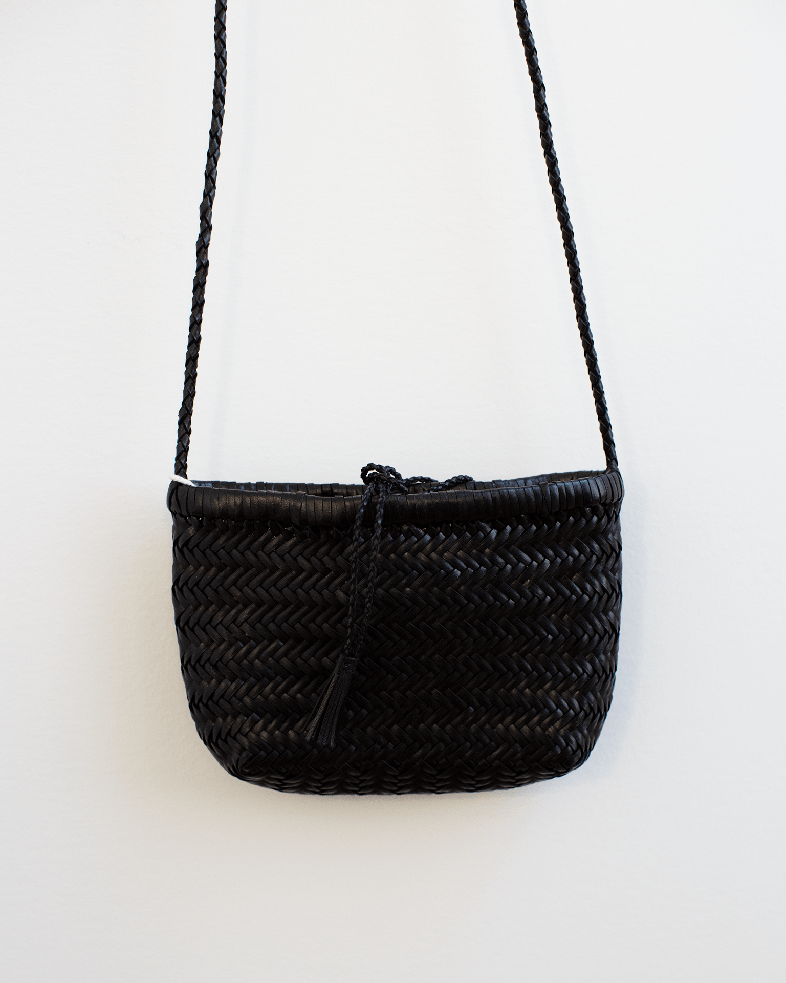バッグ・カバンその他 Dragon Diffusion MINSU BAG MINI BASKET 22X12X5 CM Dragon Diffusion - Minsu Bag Pearl Woven Leather Bag