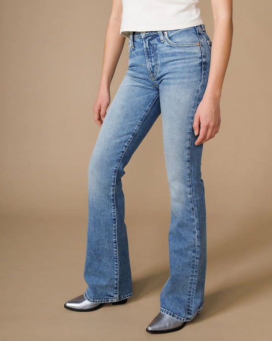 Edwin Lark Bootcut in Hanson 