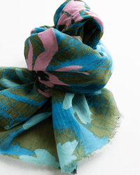 Épice 100% Cttn Daisies Scarf in Olive Green 