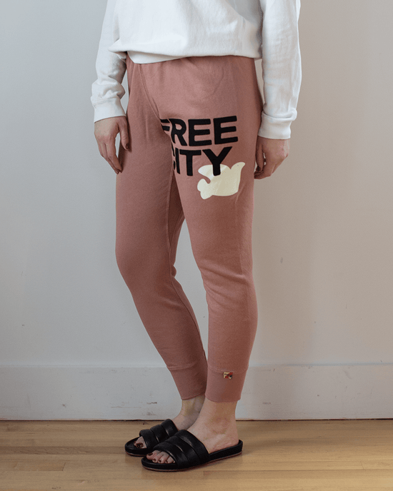 Free City Large 3/4 Sweatpants in Hunkydory 