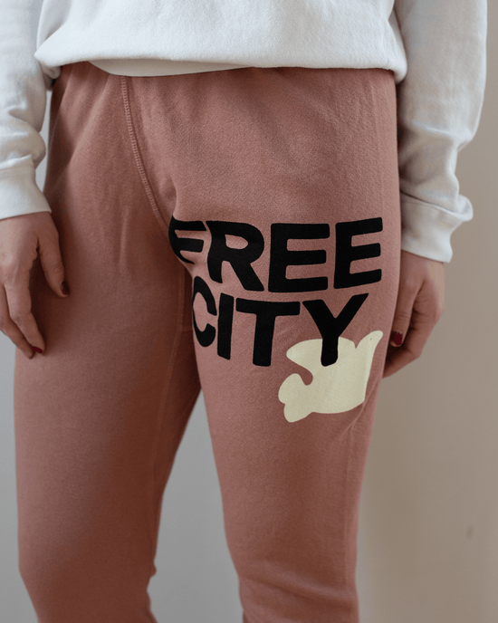 Free City Large 3/4 Sweatpants in Hunkydory 