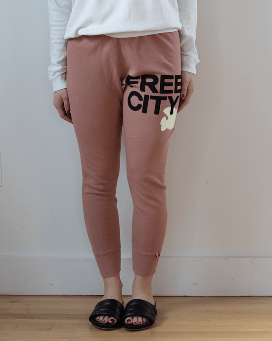 Free City Large 3/4 Sweatpants in Hunkydory 