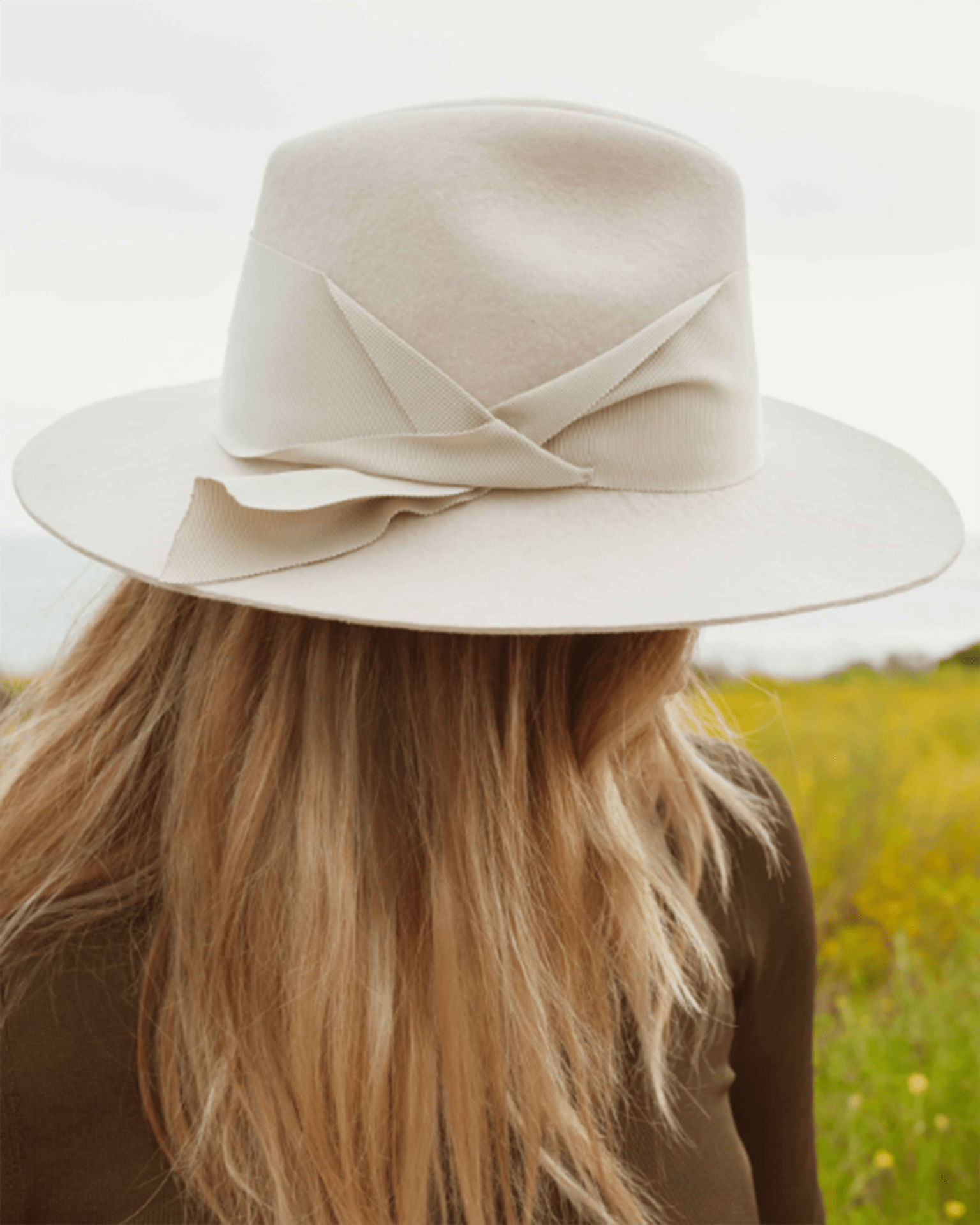 Gardenia in Taupe