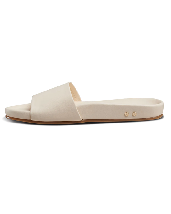 Beige Gallito leather slide sandal with a flat sole and wide strap by beek.