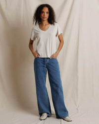 Hendrix - Cotton Short Sleeve Boxy V Neck Tee in Whitecap Grey