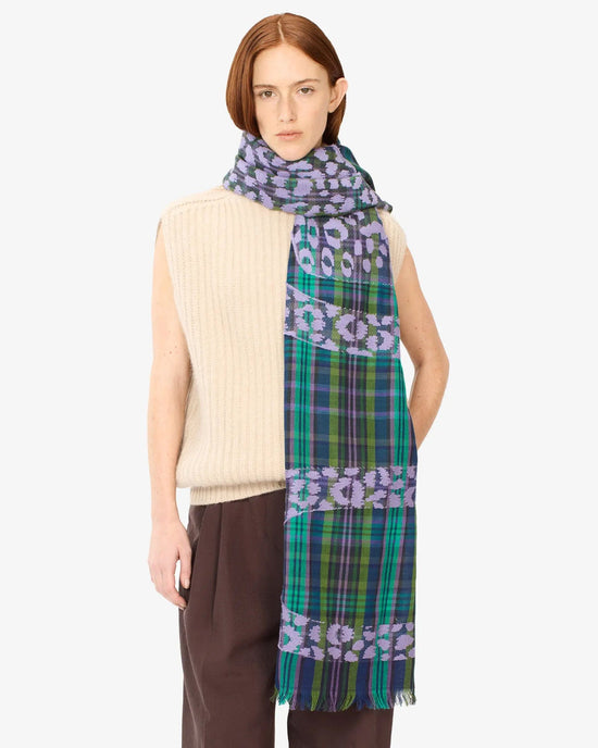 Inoui Editions Scarf / Etole 70 3D Fetiche in Green 