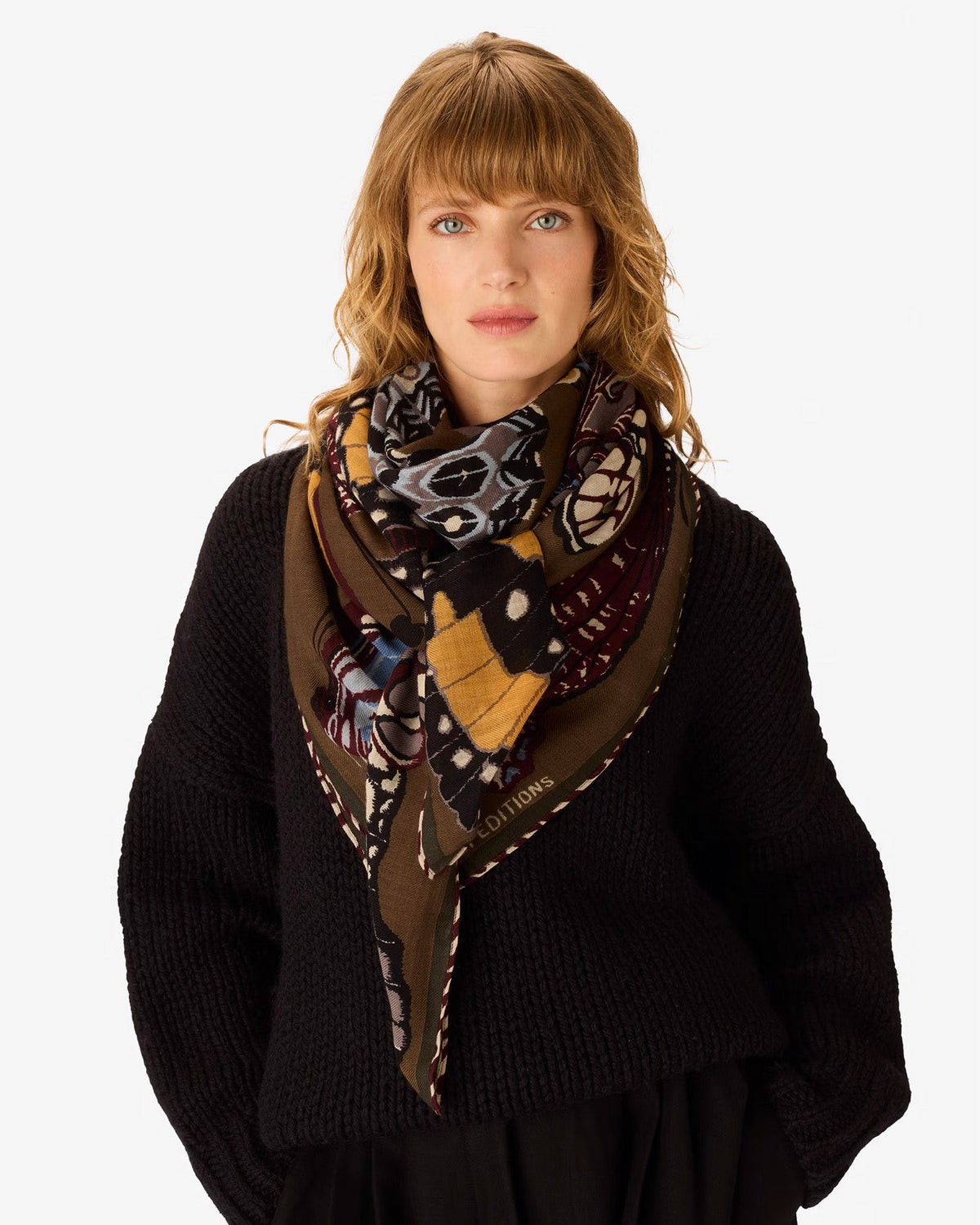 Square / Carre 130 Papillons in Khaki