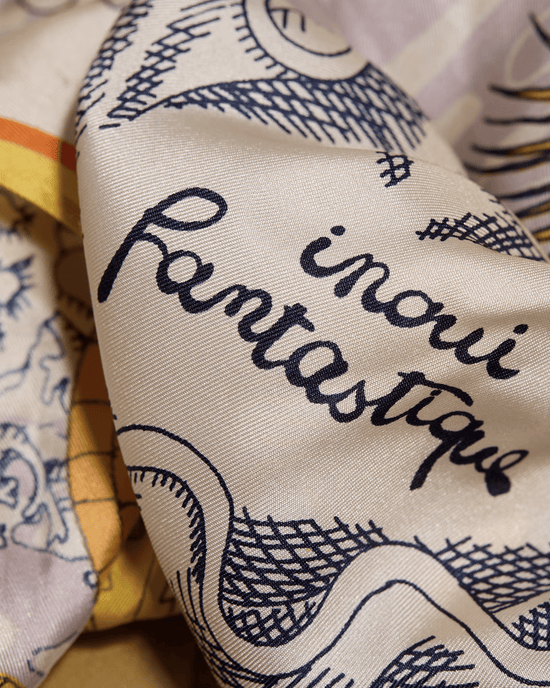 Inoui Editions Square / Carre 65 Fantastique in Powder 