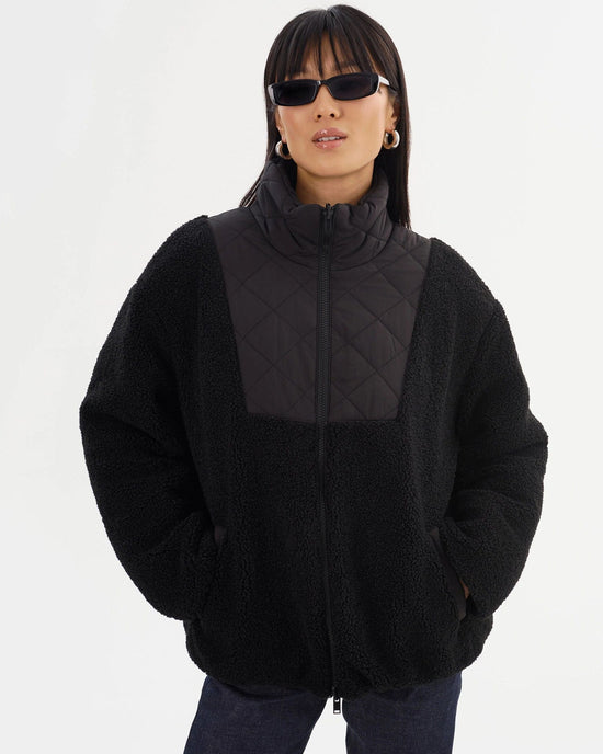 Lamarque Hadley in Black 
