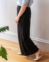 LLEA BLUE Becca Wide Leg Pant in Black Linen 4 - Bliss Boutiques