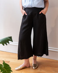LLEA BLUE Cropped Becca Wide Leg Pant in Black Linen 1 - Bliss Boutiques