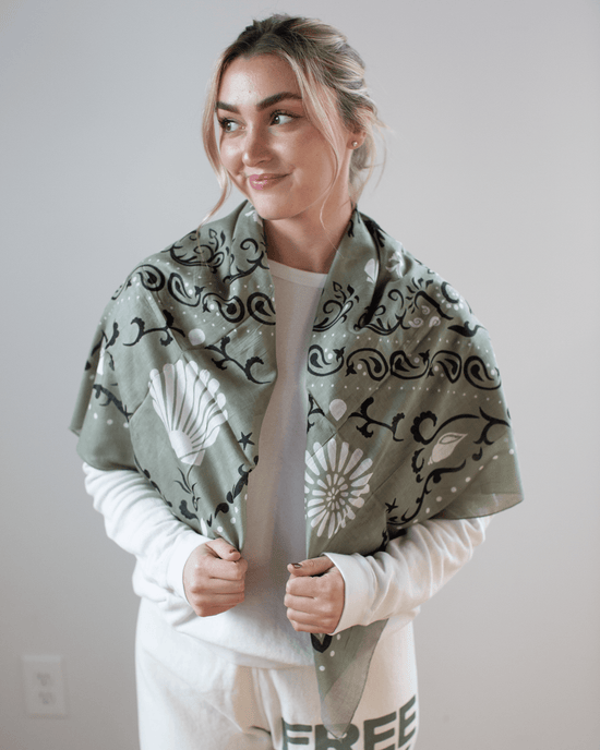 Maison Lecomte Flament Crustaces Cotton Bandana in Vert Doux 