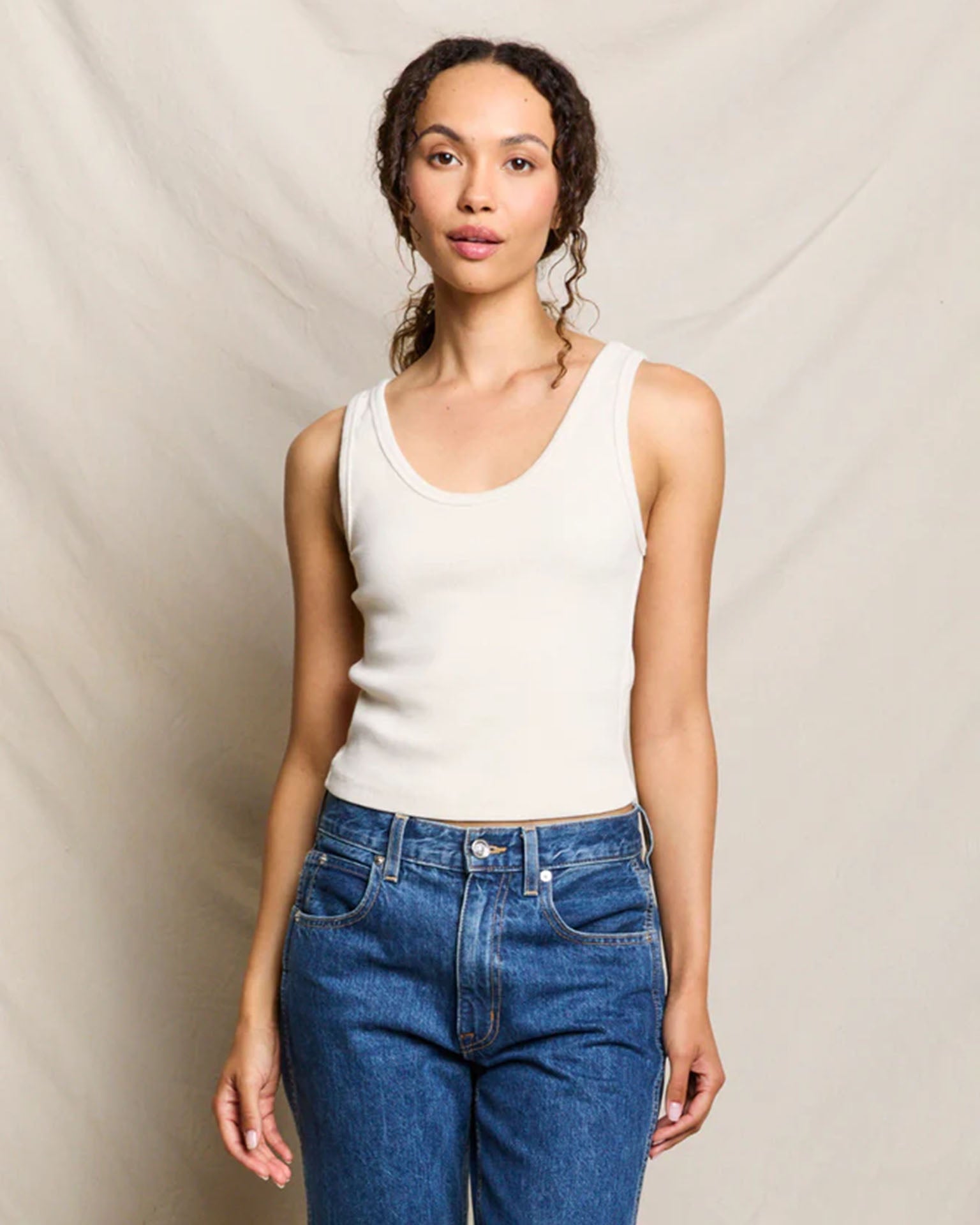 Blondie - Structured Rib Bra Friendly Tank in Sugar