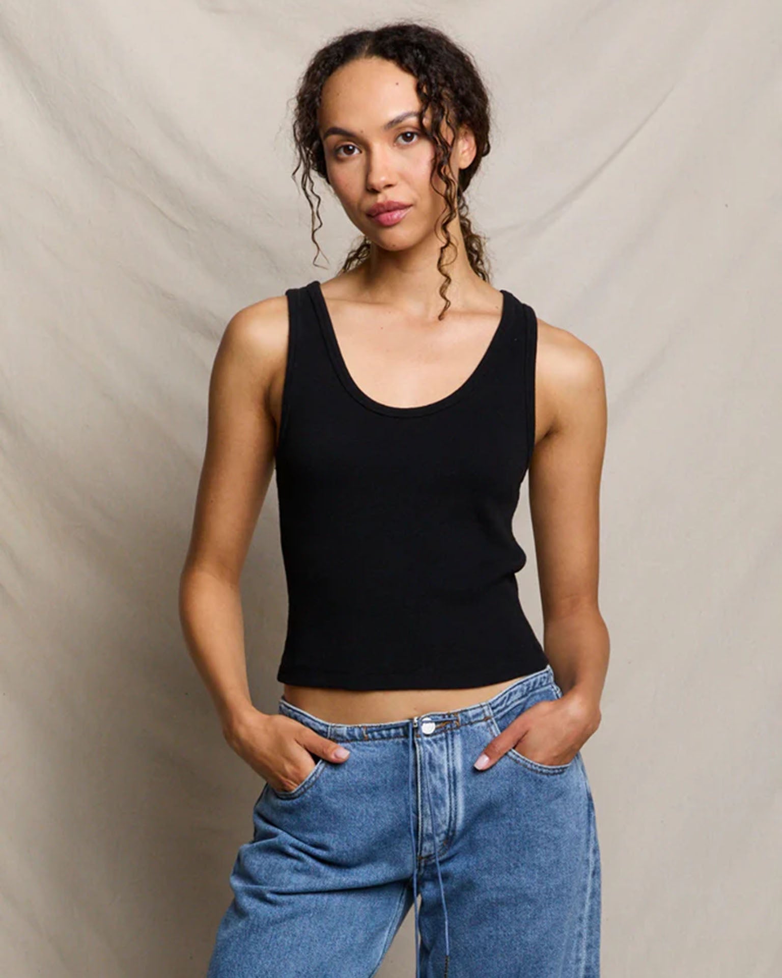 Blondie - Structured Rib Bra Friendly Tank in True Black