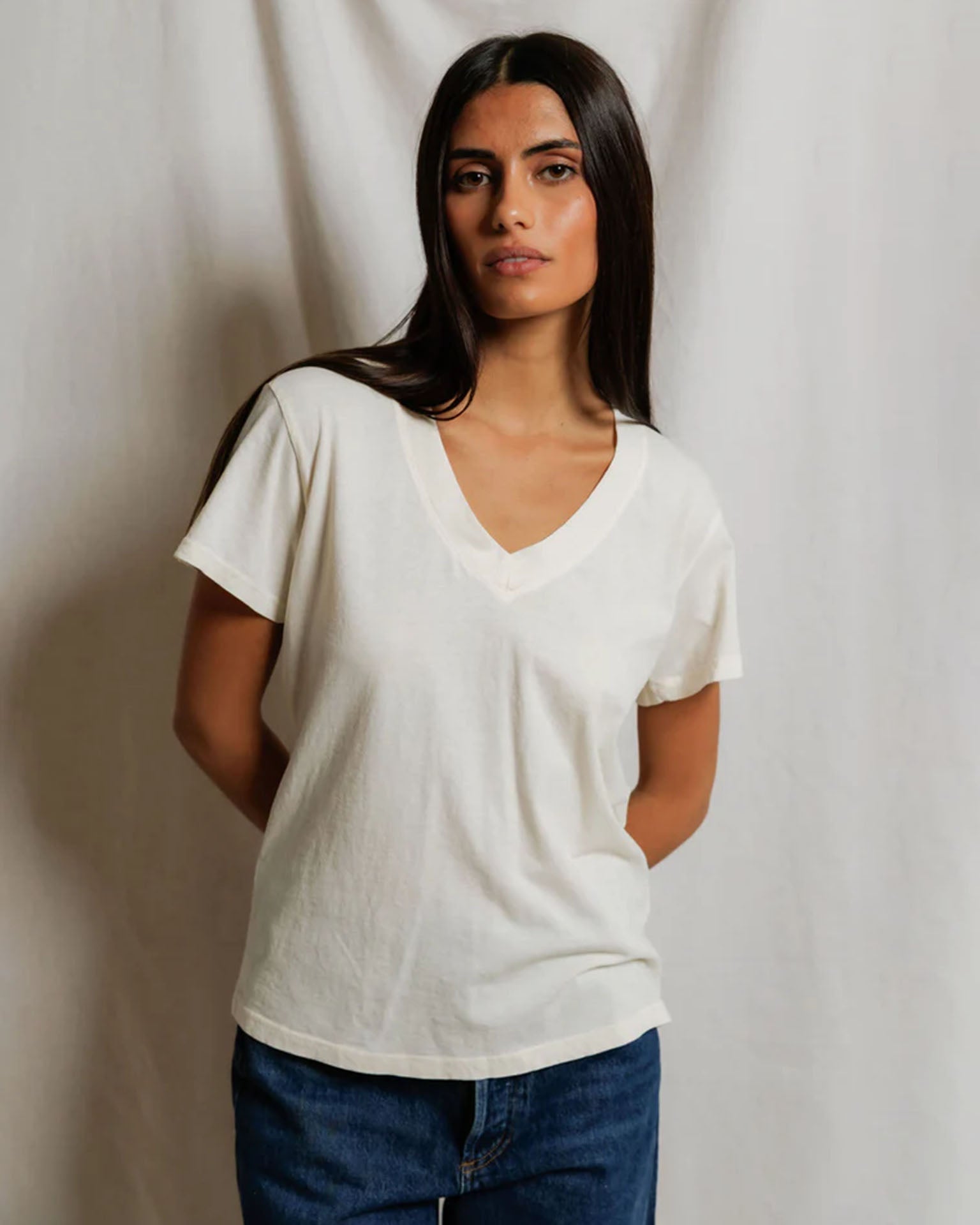 Hendrix - Cotton Short Sleeve Boxy V Neck Tee in Bright Ivory