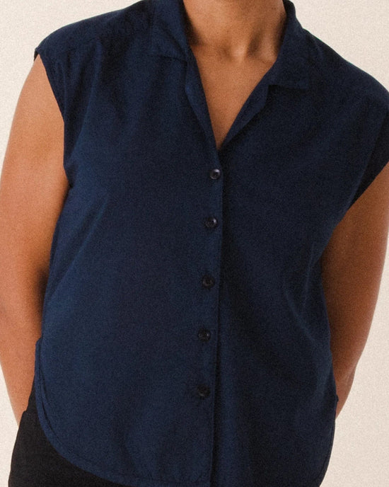 Prairie Underground Foxes Blouse in 12am 