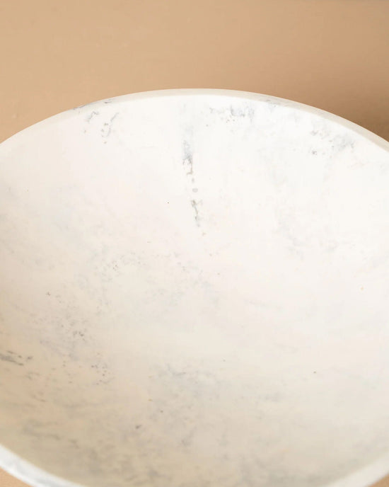 Saarde Flow Resin Fruit Bowl in Merle 
