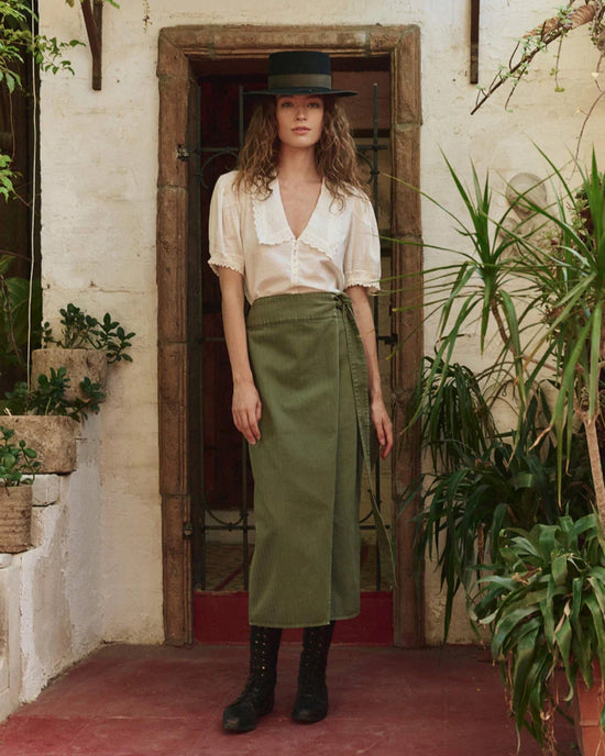 the Great The Manor Top in White 