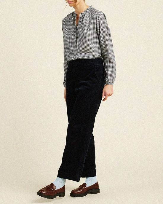Trovata Birds of Paradis Aubree Blouse in Inkwell Gingham 
