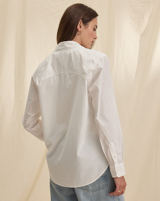 Velvet by Graham & Spencer Grace L/S Button Up Top in White 