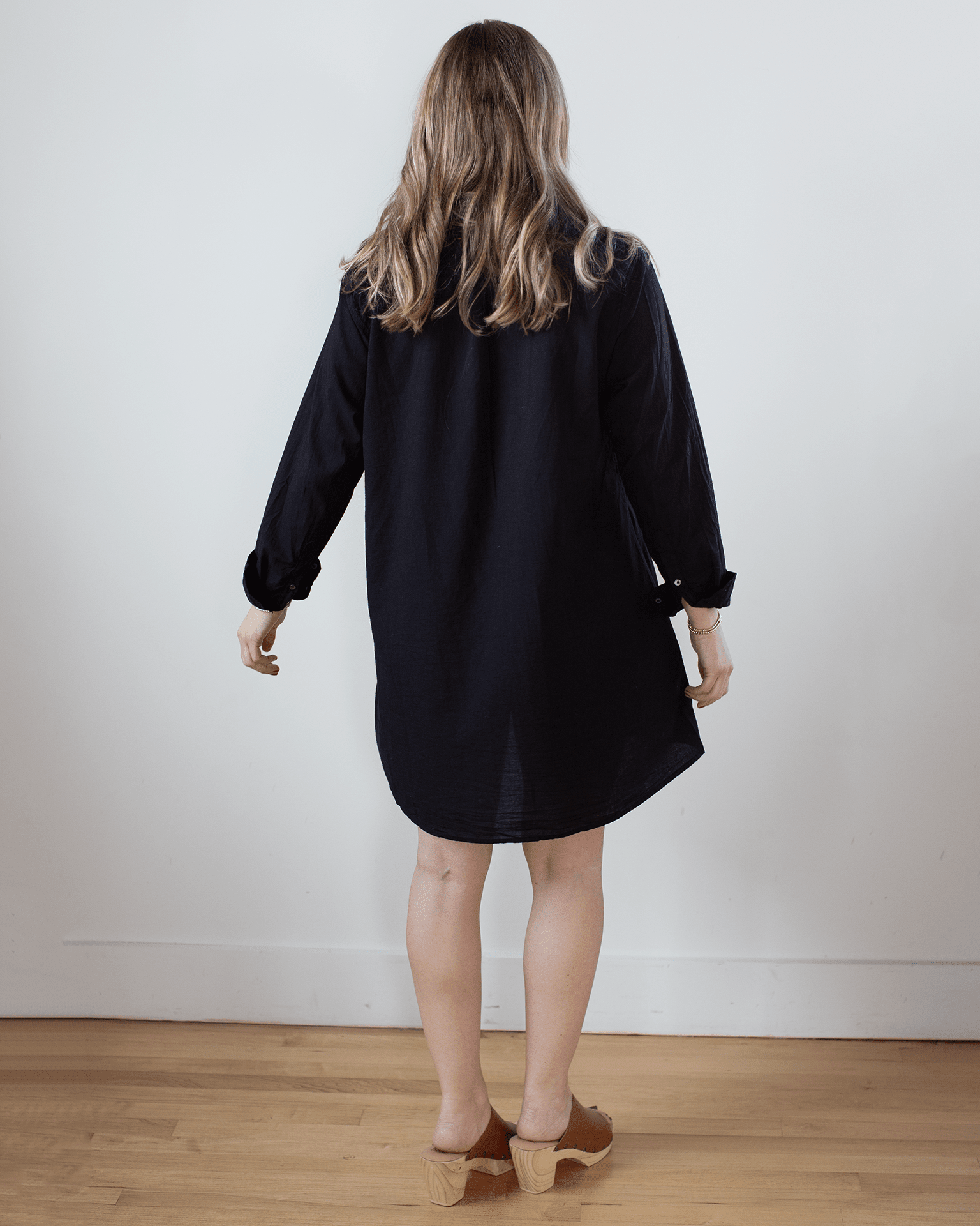 XiRENA Bobby Dress in Black
