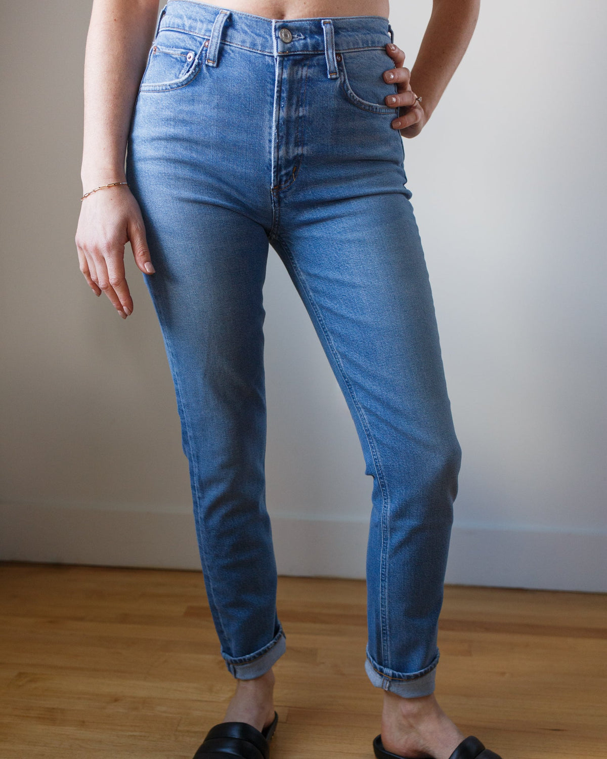 AGOLDE Denim Merrel Mid Rise Straight in Acoustic