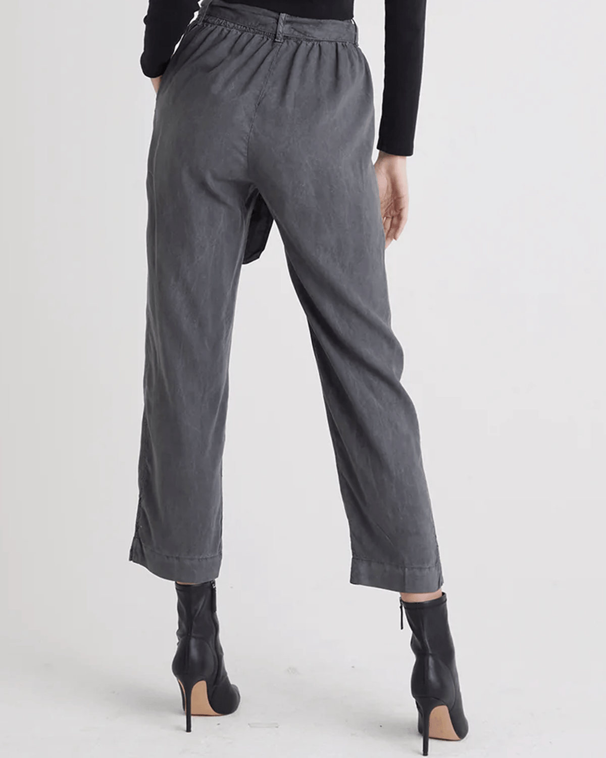 Bella Dahl Clothing Belted Patch Pocket Trouser in Smoke Stack