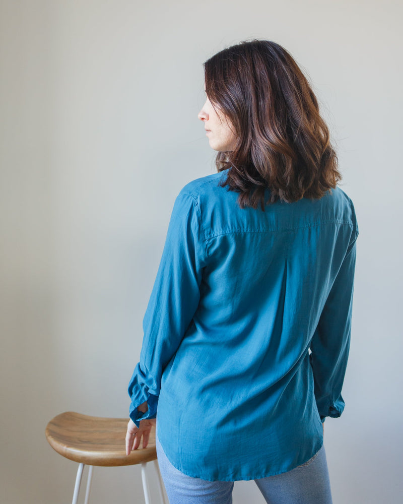 Bella Dahl Clothing Del Mar Two Pkt Button Down in Teal Ocean