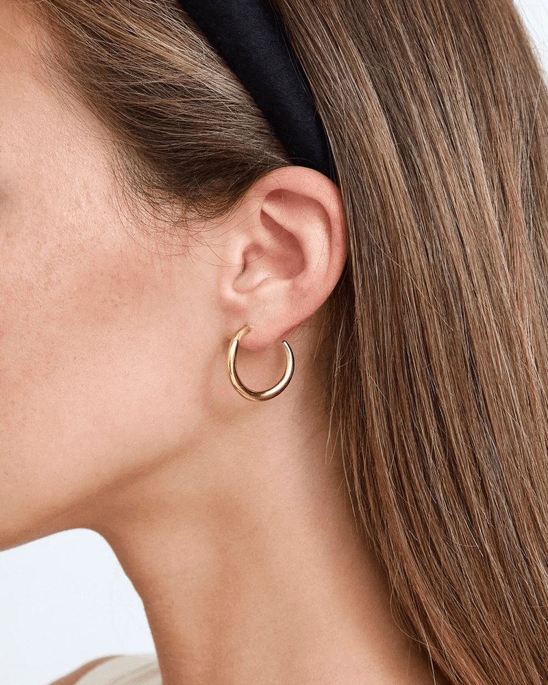 Infinity Sign Jewellery | 18KT Gold Second Piercing | STAC Fine Jewellery