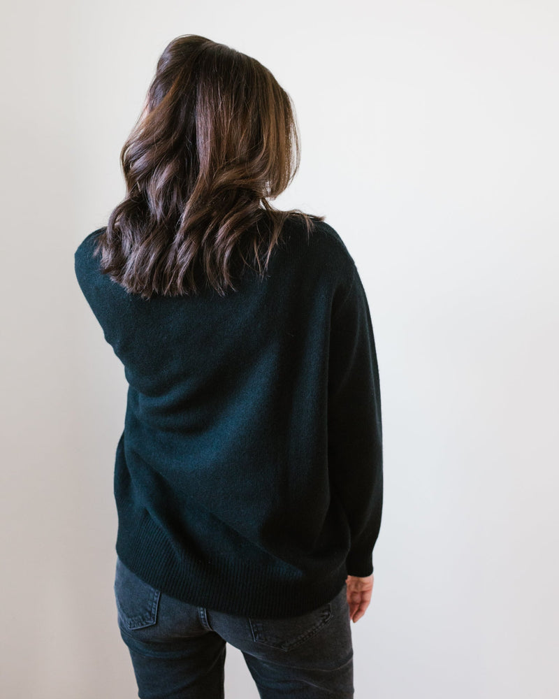 Demylee Clothing Gigi Easy Fit Crew Sweater in Black