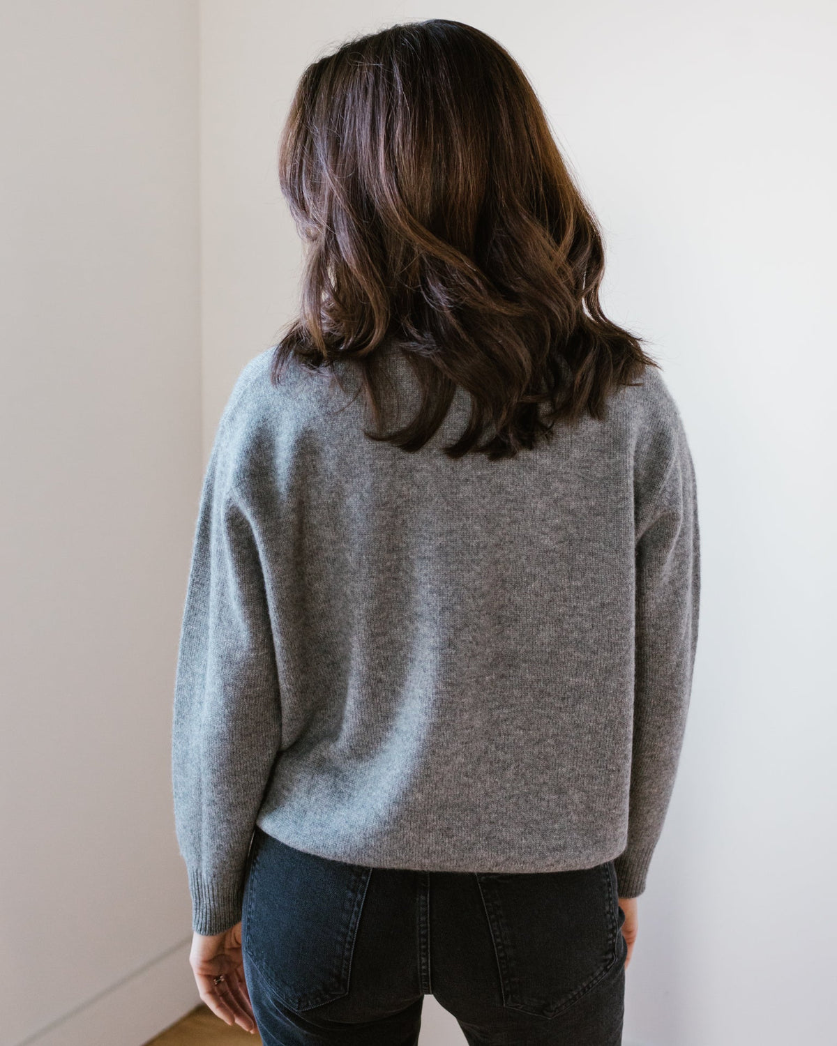 Demylee Clothing Gigi Easy Fit Crew Sweater in Med Heather Grey