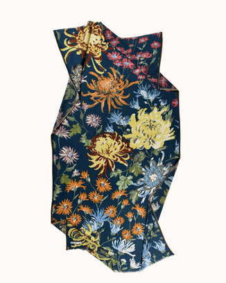 Épice Accessories Moth Bold Floral Rect Scarf in Moth