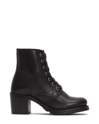 FRYE Sabrina 6G Lace Up in Black 