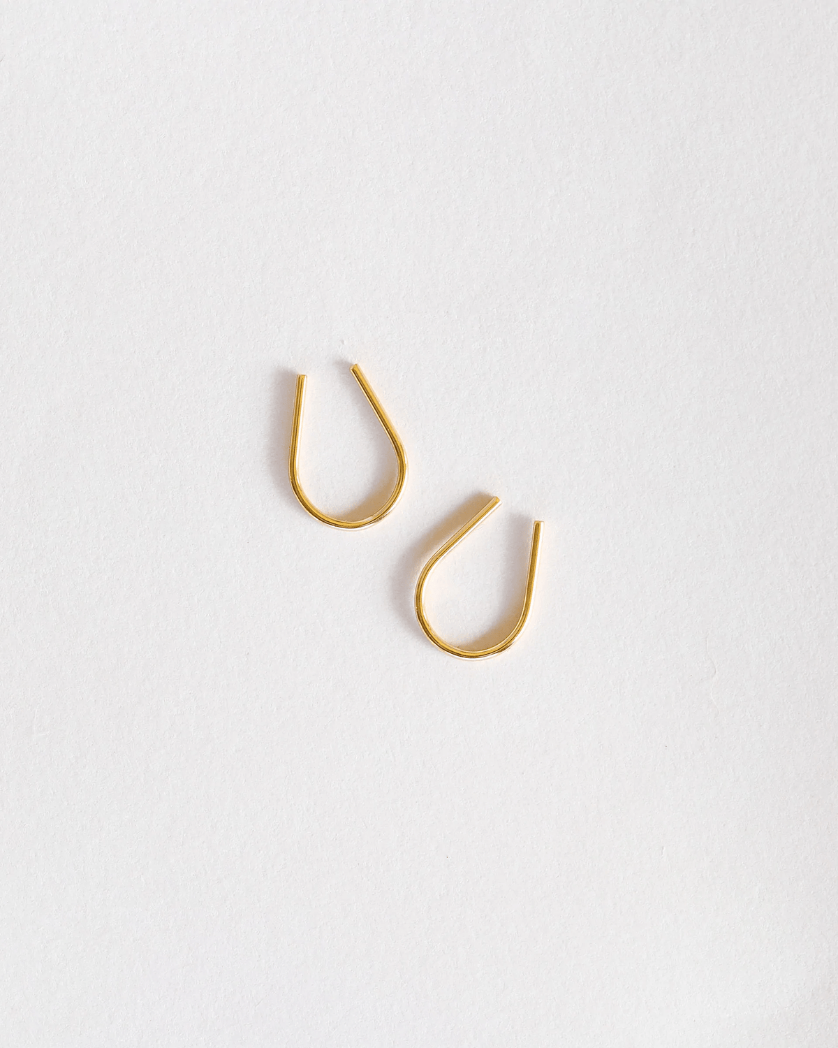 JaxKelly Jewelry 18K Gold Vermeil Minimalist Horseshoe Earrings