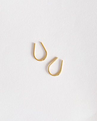 JaxKelly Jewelry 18K Gold Vermeil Minimalist Horseshoe Earrings