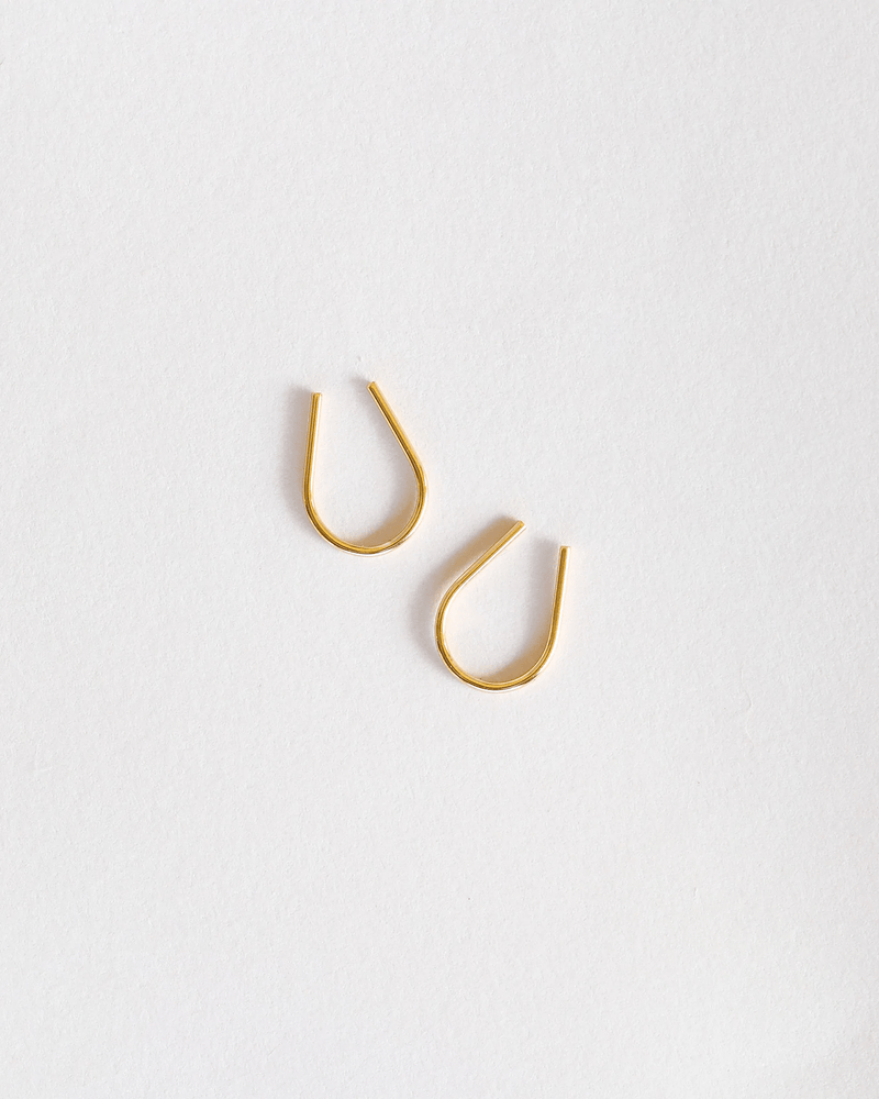 JaxKelly Jewelry 18K Gold Vermeil Minimalist Horseshoe Earrings