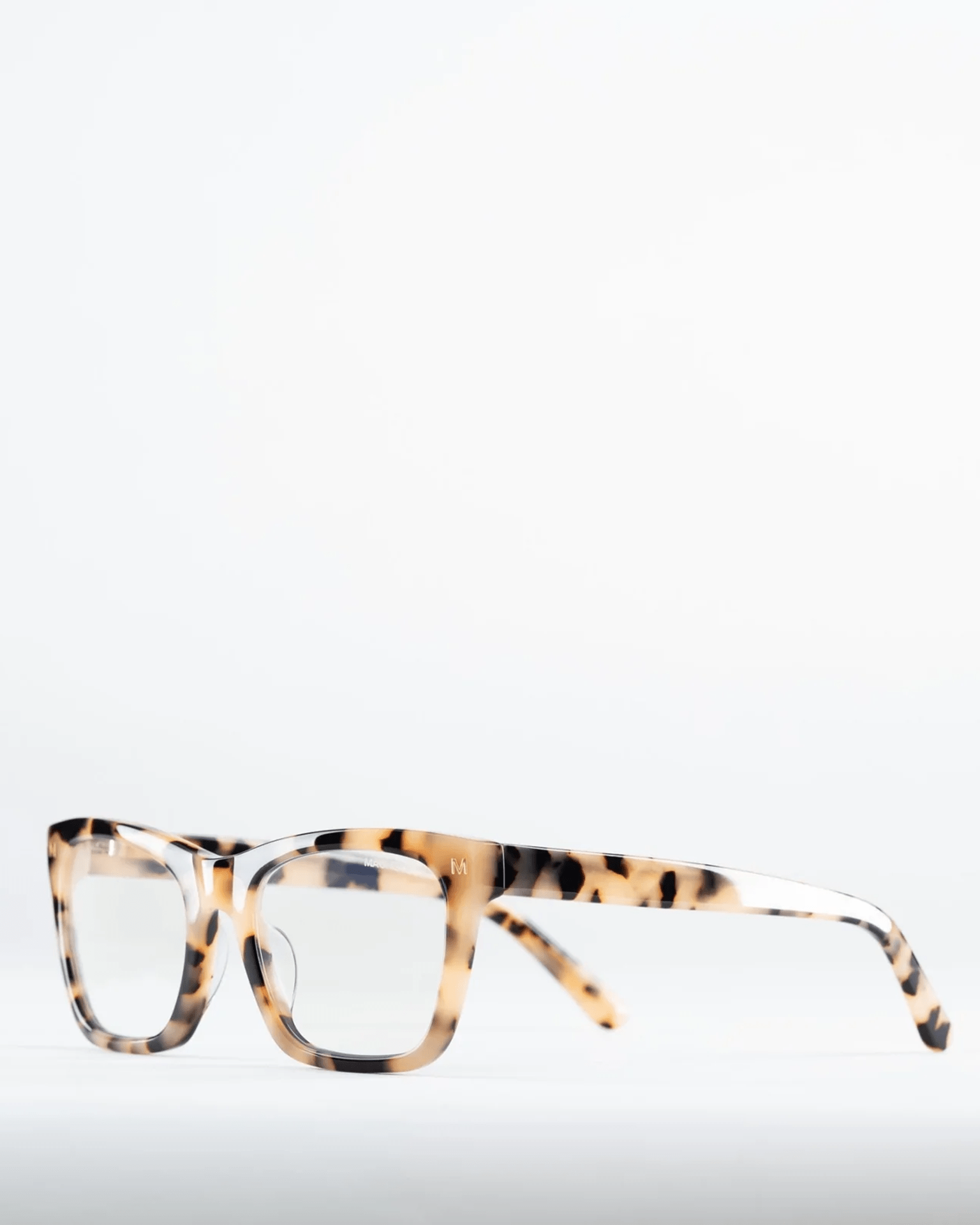 Tortoise and blonde glasses sales