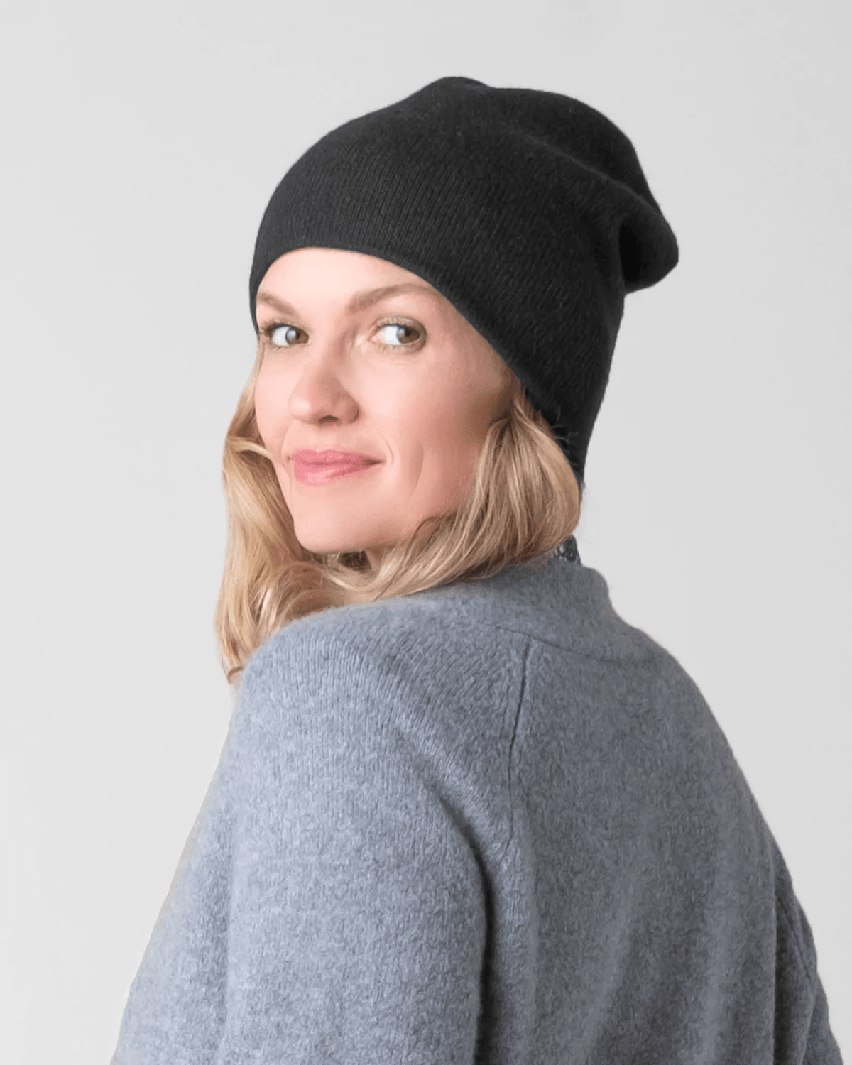 Margaret O'Leary Accessories Black Double Cashmere Beanie in Black
