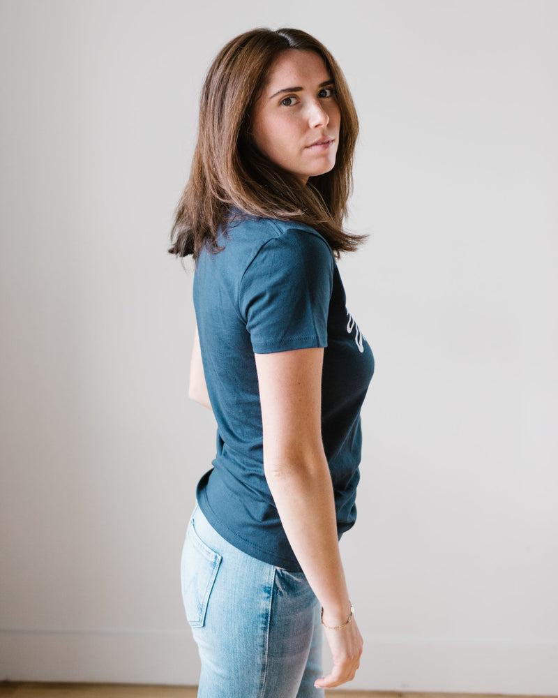 Milo in Maine Clothing S/S Crew - Dark Blue in White - Maine