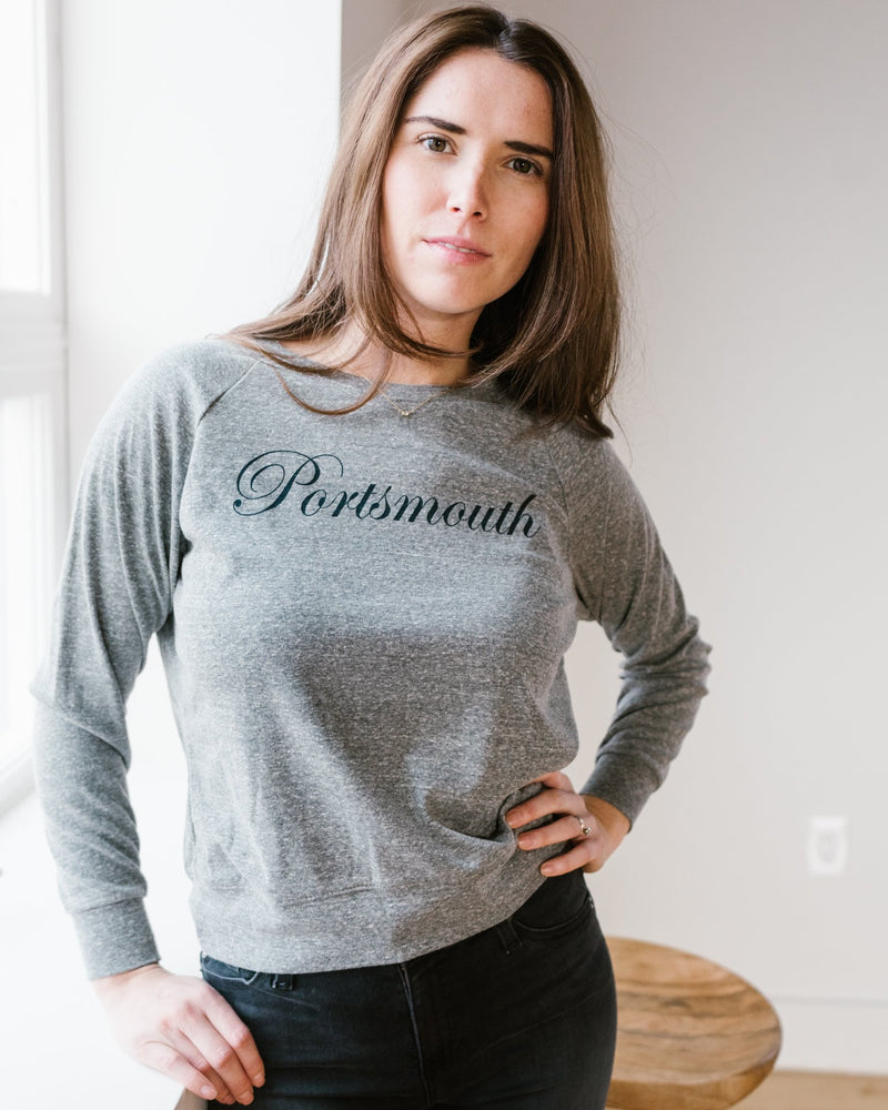 Milo in Maine Clothing Script Portsmouth Raglan Pullover in Athletic Gray