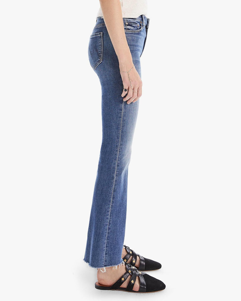 Mother Denim The Weekender Fray in Walking On Coals