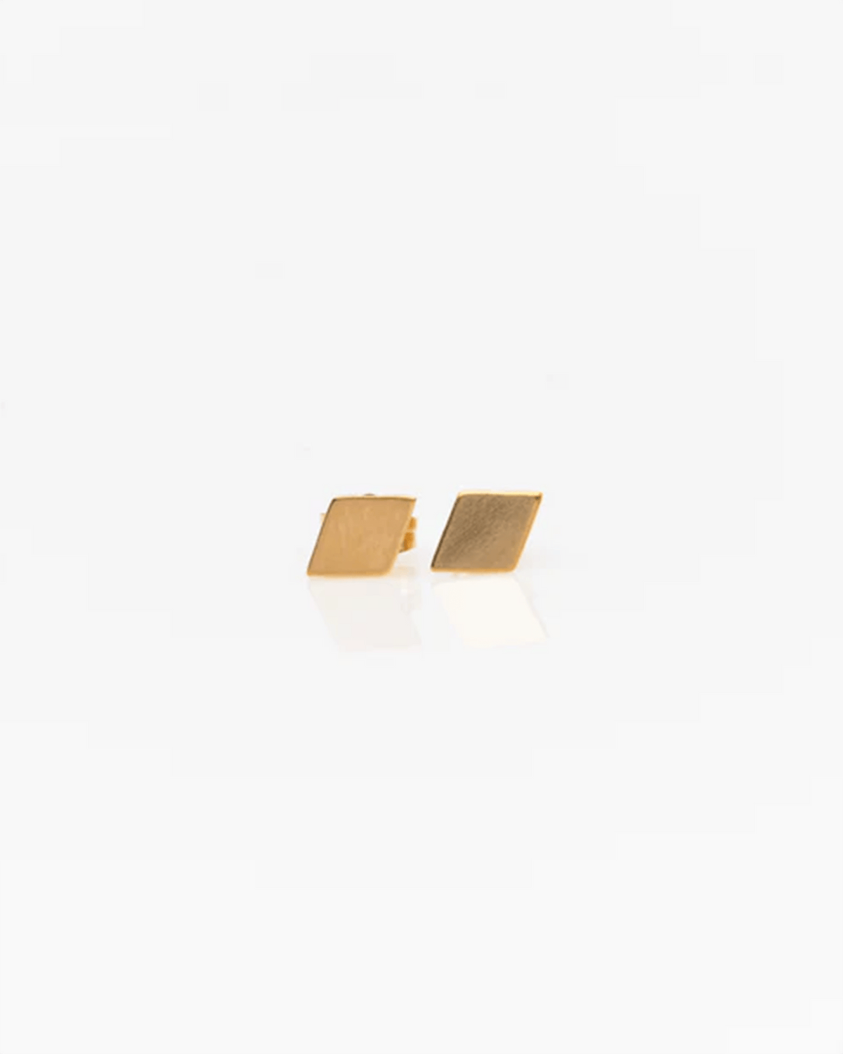 Nashelle Jewelry Gold Diamond Stud Earrings in Gold